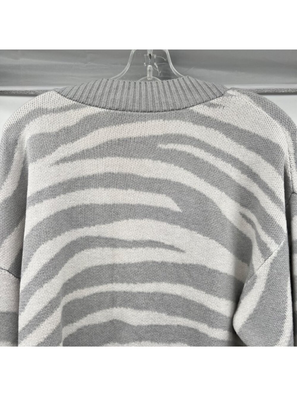 Varley Womens Oversized Sweater Zebra Print Deep V-Neck Gray/White XS Wool Blend - Picture 6 of 9